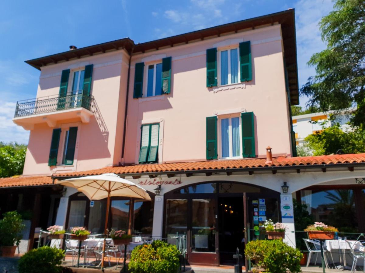 Hotel Ristorante Il Caminetto Diano Marina Exterior foto